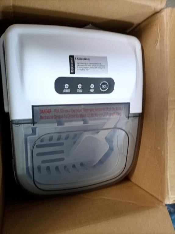 portable countertop ice maker with carrying handle
