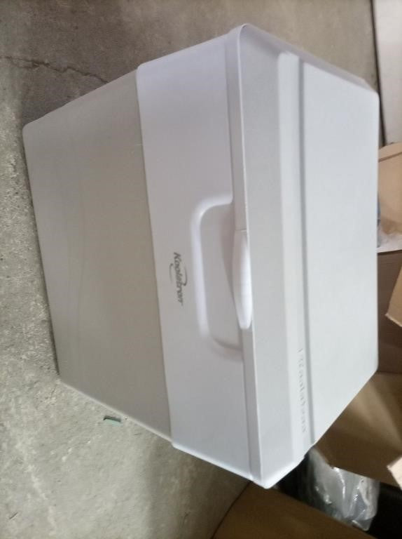 Koolatron 49L (52-Qt) 12V Electric Cooler/Warmer – P85